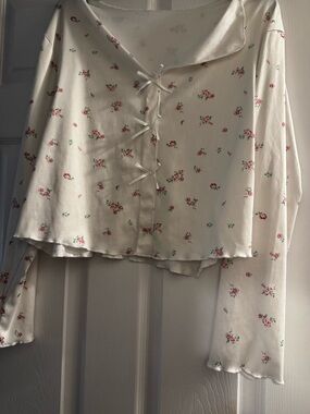 Cream Floral Lace-Up Ribbed Top